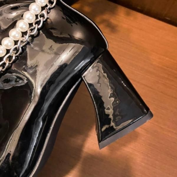 大特価】ブラック エナメル調 フェイクレザー 合皮 パールビーズ