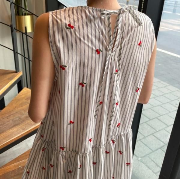 春夏にぴったり！さくらんぼ総柄 ロングワンピース❤️お出かけにも最適！ 大特価】2色展開 縦ストライプ チェリー さくらんぼ フルーツ柄