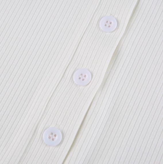 IZREEL スタンドカラー ホワイトポロシャツ 黒襟 裾リブ サイズ L IZREEL スタンドカラー ホワイトポロシャツ 黒襟 裾リブ サイズ