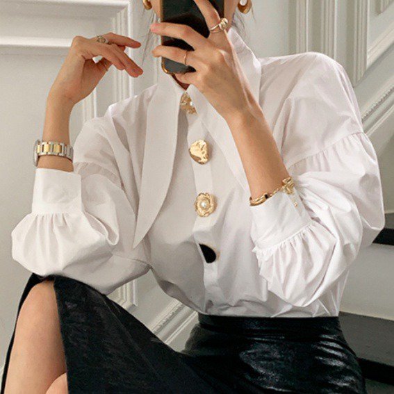 【大特価】ホワイト ゴールドボタン メタルボタン ビッグ襟 ビッグカラー シャツ ブラウス トップス カットソー 長袖 韓国 インポート 通販