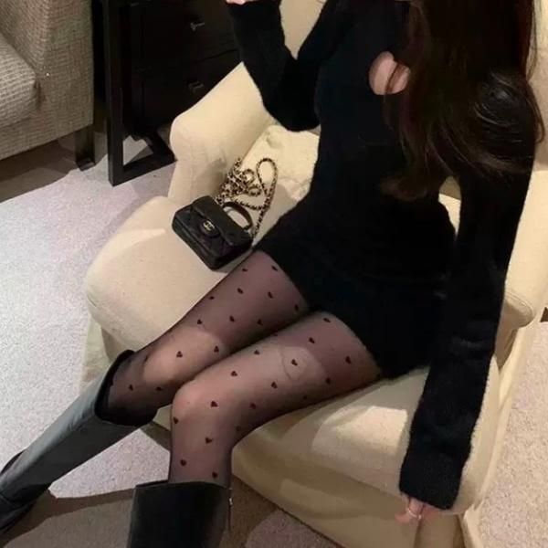 大特価】ブラック ハート カットアウト 長袖 タートルネック