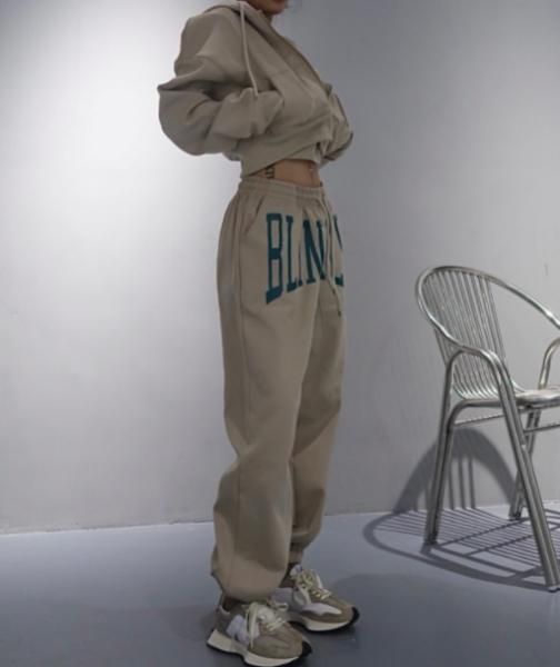 大特価】ベージュ 3セット フロントロゴ タンクトップ