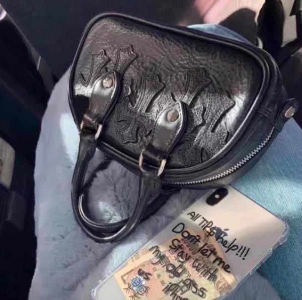 大特価】3色展開 クロス 十字架 フェイクレザー 合皮