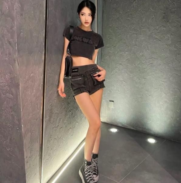 någonstans ブラック クロップドTシャツ 半袖 t-black-label-ss25-14666341-s-