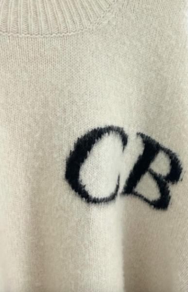 大特価】ベージュ CBロゴ クルーネック オーバーサイズ ニット