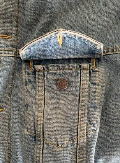 ヤンチェオンテンバール　ボア襟付きライトブルーデニムコート ギャラリー：香取慎吾が作ったパーフェクト・ポップアップ