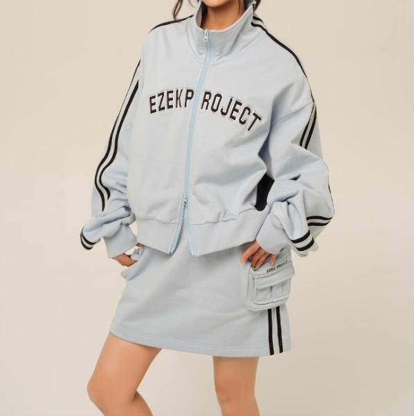 【CELINE】lady's ミニスカートジャージ ストライプ whiteカラー 大特価】ライトブルー サイドライン サイドストライプ フロント