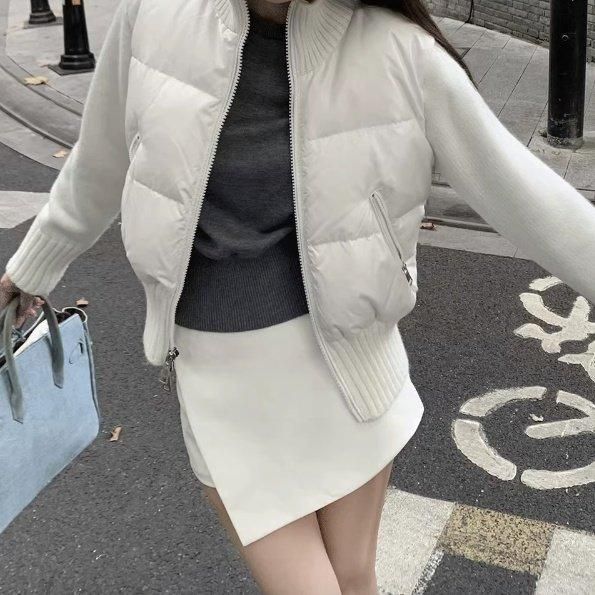 大特価】ホワイト 異素材切替 Eロゴ ニット素材 ハイネック 大特価】ホワイト 異素材切替 Eロゴ ニット素材 ハイネック