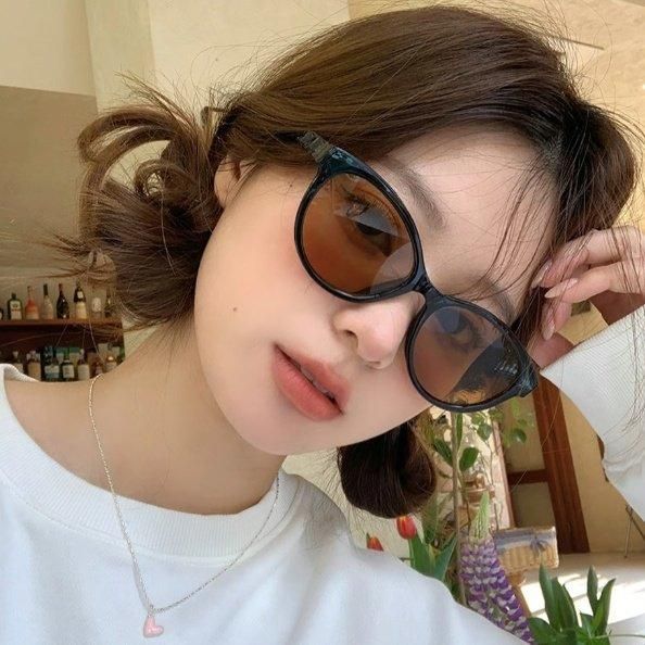 大特価】3色展開 チェーンデザイン ラウンドサングラス キャットアイ