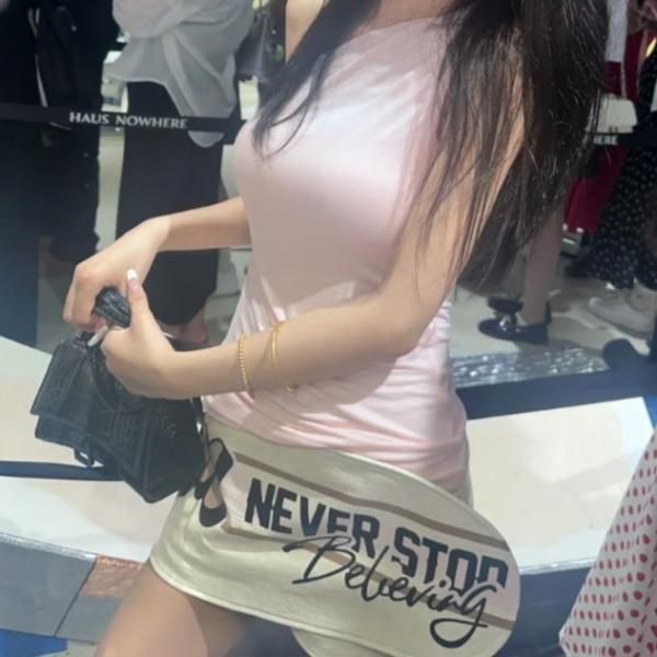 夏秋♪ミニタイトトップス　ワンポイントシンプルデザイン タイトミニワンピース レディース 夏 シンプル 新作 半袖