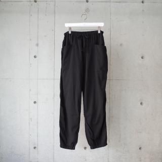 <img class='new_mark_img1' src='https://img.shop-pro.jp/img/new/icons13.gif' style='border:none;display:inline;margin:0px;padding:0px;width:auto;' />COMOLI OXFORD TAPERED PANTS-unisex/BLACK