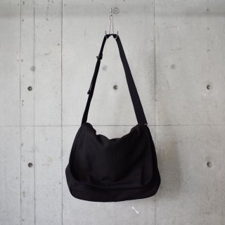 <img class='new_mark_img1' src='https://img.shop-pro.jp/img/new/icons13.gif' style='border:none;display:inline;margin:0px;padding:0px;width:auto;' />COMOLI HEMP DUCK SHOULDER BAG-unisex/BLACK