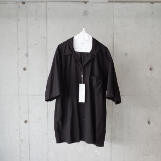<img class='new_mark_img1' src='https://img.shop-pro.jp/img/new/icons13.gif' style='border:none;display:inline;margin:0px;padding:0px;width:auto;' />COMOLI KHADI COTTON H/S SHIRT-unisex/BLACK