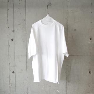 <img class='new_mark_img1' src='https://img.shop-pro.jp/img/new/icons13.gif' style='border:none;display:inline;margin:0px;padding:0px;width:auto;' />COMOLI LW COTTON FLEECE H/S CREW NECK-unisex/WHITE