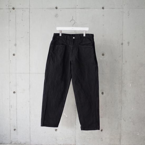 25FW新品COMOLI BLACK DENIM TAPERED PANTS COMOLI Black Denim Tapered Pants, Black – Navyblue