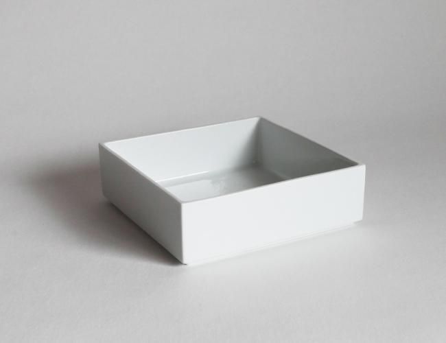 中国　白磁加彩　壷　箱付　N　4930 中国 白磁加彩 壷 箱付 N 4930 美術品・アンティーク・コレクション