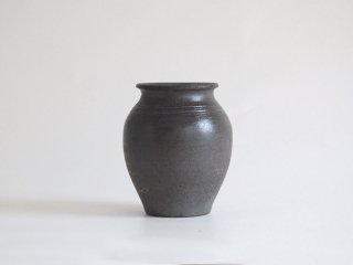 黒陶立壺型