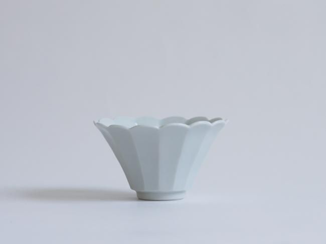 白磁輪花小鉢(ラッパ型) - yamahon online store