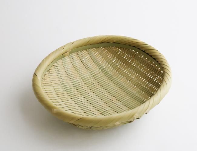 真竹の洗濯籠 中 井上湧 真竹の洗濯籠 中 井上湧