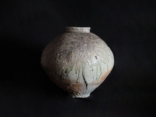 大明萬年製 陶器の壺　人物 大明萬年製 陶器の壺 人物