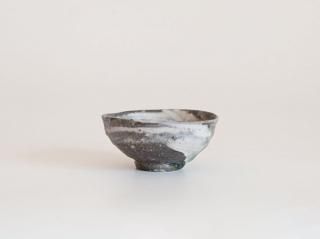 【辻村唯】刷毛目ぐい呑 酒盃 辻村 唯 「 ぐい呑 」 自然釉 盃 酒器 - レトロ ＆アート空間