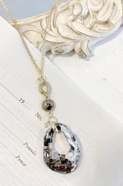 1043Lanuali Design天然石×カラーレジンネックレス