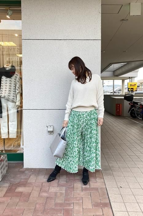 プリーツ　花柄　パンツ　cawaii 　Lサイズ cawaii french」 ワイドパンツ 花柄 大柄 40代ファッション