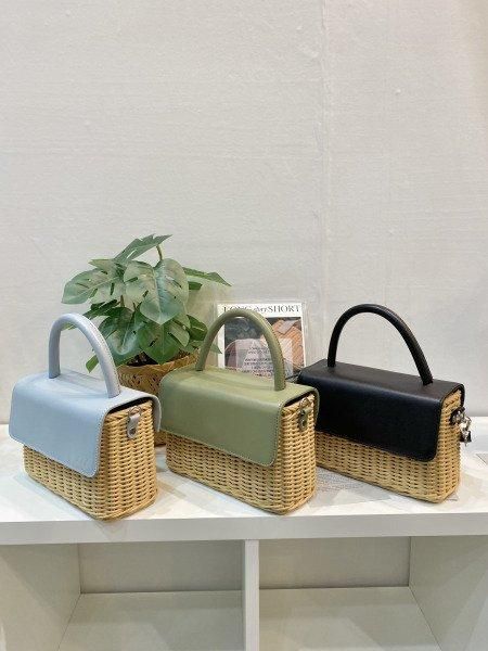 【あきりこ様オーダー】しっかり牛革のシカクバッグ セミオーダー】本革ショルダーバッグ ｰ 選べる！生地