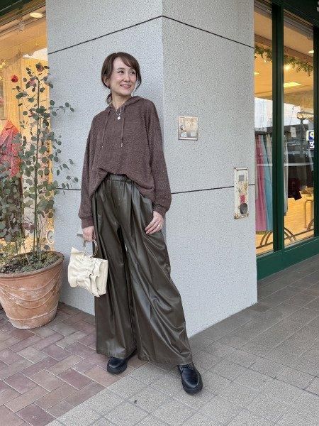 ワンピなど最旬ア！ MICALLE MICALLE(ミカーレミカーレ)ソフト合皮ボリュームワイド パンツ