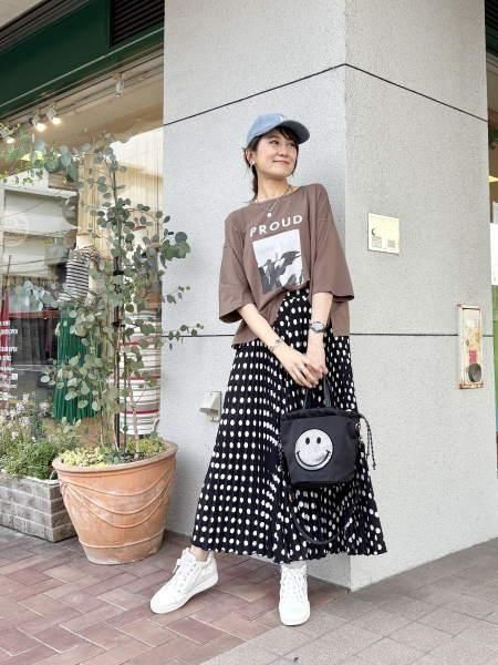 A nna Kerry アンナケリー 今期新作 ピンク タイトスカート タグあり Anna Kerry(アンナケリー)フォトプリントロゴ7分袖Tシャツ