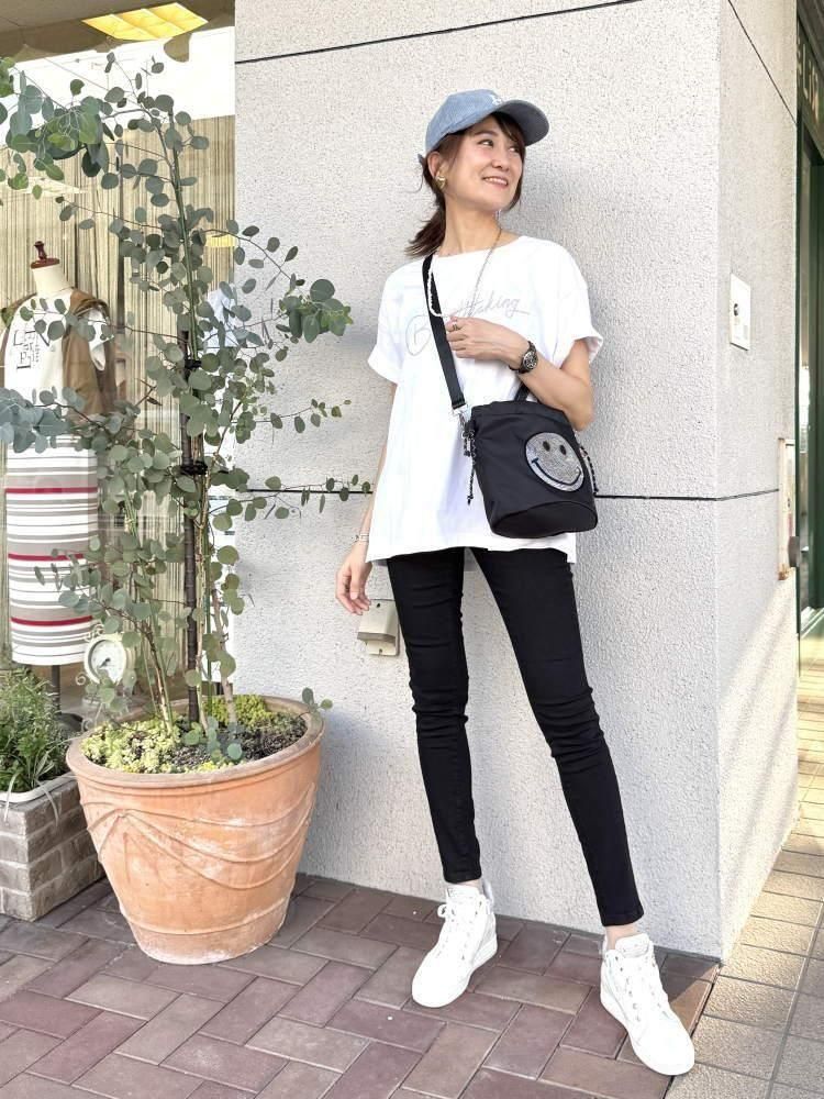 Anna Kerry(アンナケリー)ロゴ刺繍オーバーサイズ綿Tシャツ
