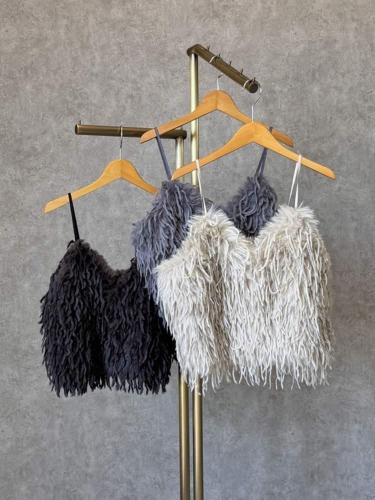 GALENA(ガレナ)羽根みたいなエコファービスチェ|30代40代からの