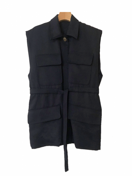 <img class='new_mark_img1' src='https://img.shop-pro.jp/img/new/icons14.gif' style='border:none;display:inline;margin:0px;padding:0px;width:auto;' />リバー　wool moving twill  bal collar vest