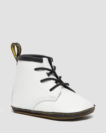 <img class='new_mark_img1' src='https://img.shop-pro.jp/img/new/icons8.gif' style='border:none;display:inline;margin:0px;padding:0px;width:auto;' />Dr MARTENS　1460 CRIB ブーティー（11cm）