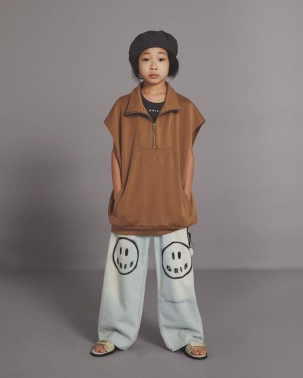 <img class='new_mark_img1' src='https://img.shop-pro.jp/img/new/icons8.gif' style='border:none;display:inline;margin:0px;padding:0px;width:auto;' />グリ Smiley Straight denim