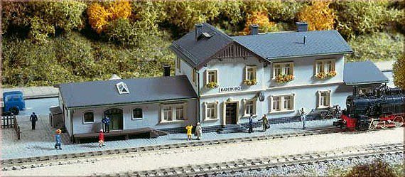 アオハーゲン(Auhagen) ストラクチャー　駅舎　Radeburg station | 鉄道模型通販専門店エキサイトモデル