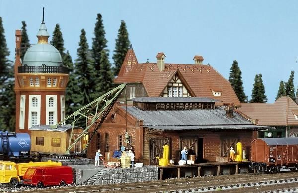 ファーラー(FALLER)ストラクチャー | 鉄道模型通販専門店
