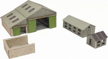 ȤηʪåȡManor farm buildings - barn, silo pit and hen huts - card kit