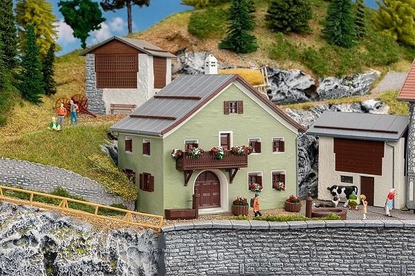 【新品未使用】FALLER鉄道模型/住宅/組み立てキット ファーラー(FALLER)ストラクチャー 住宅 | 鉄道模型通販専門店