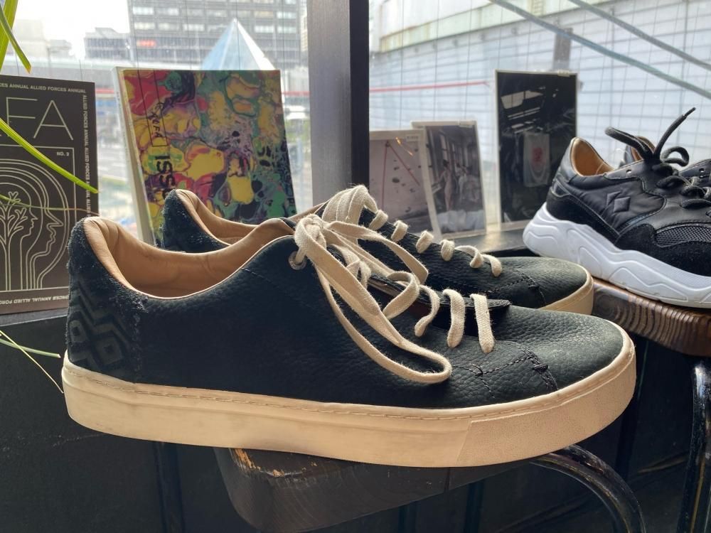 TOMS Sneaker / Used 
