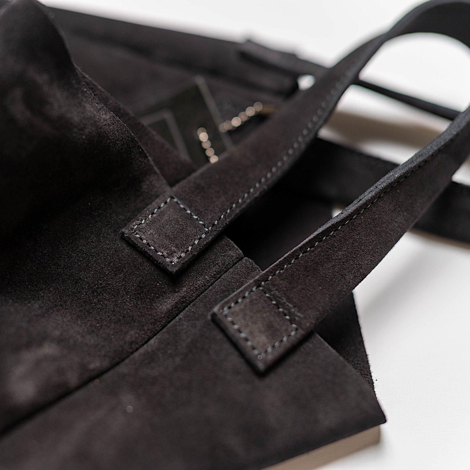 VAR TRIANGLE TOTE BAG Black