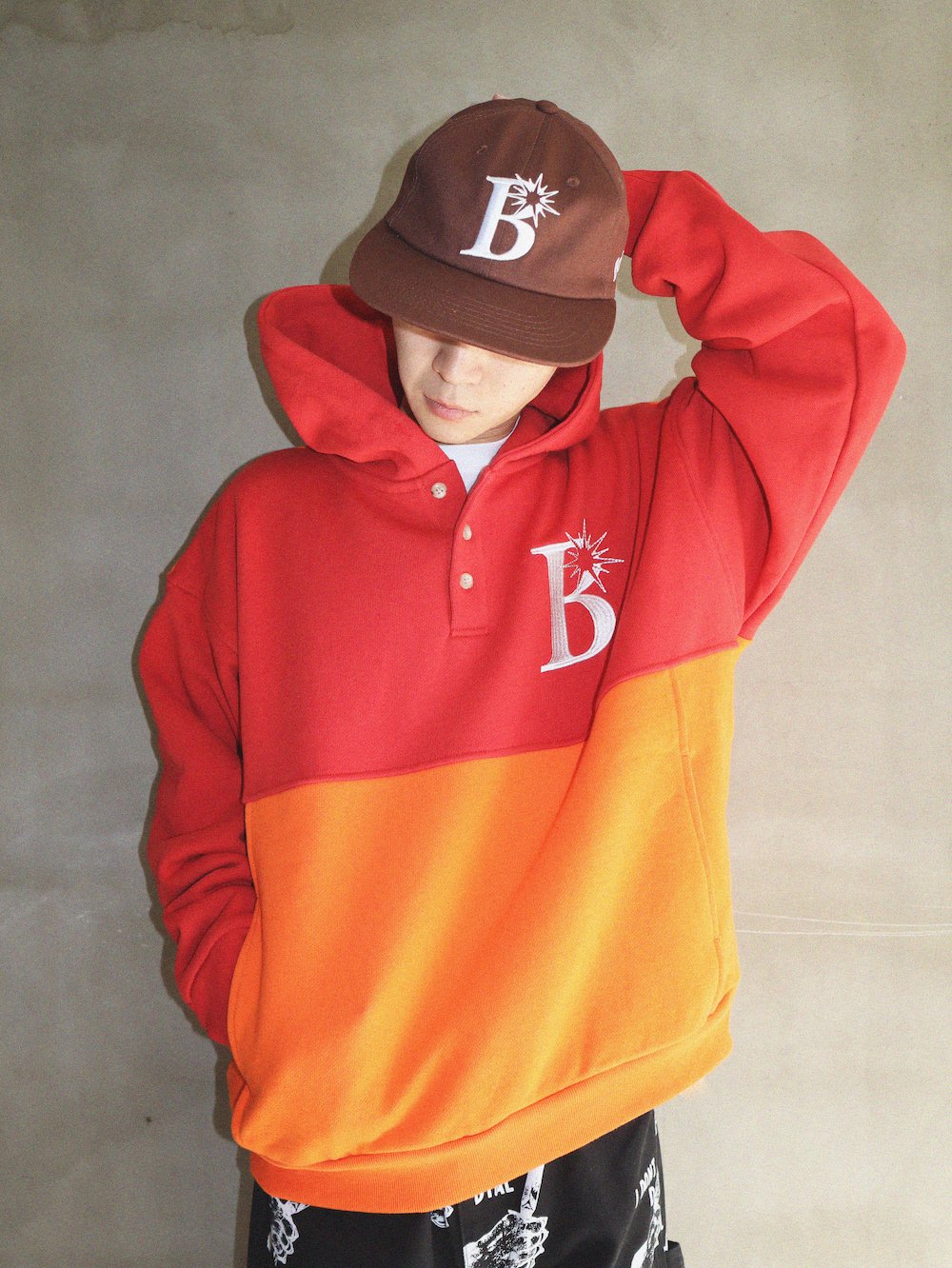 APPLE BUTTER STORE PULLOVER HOODIE