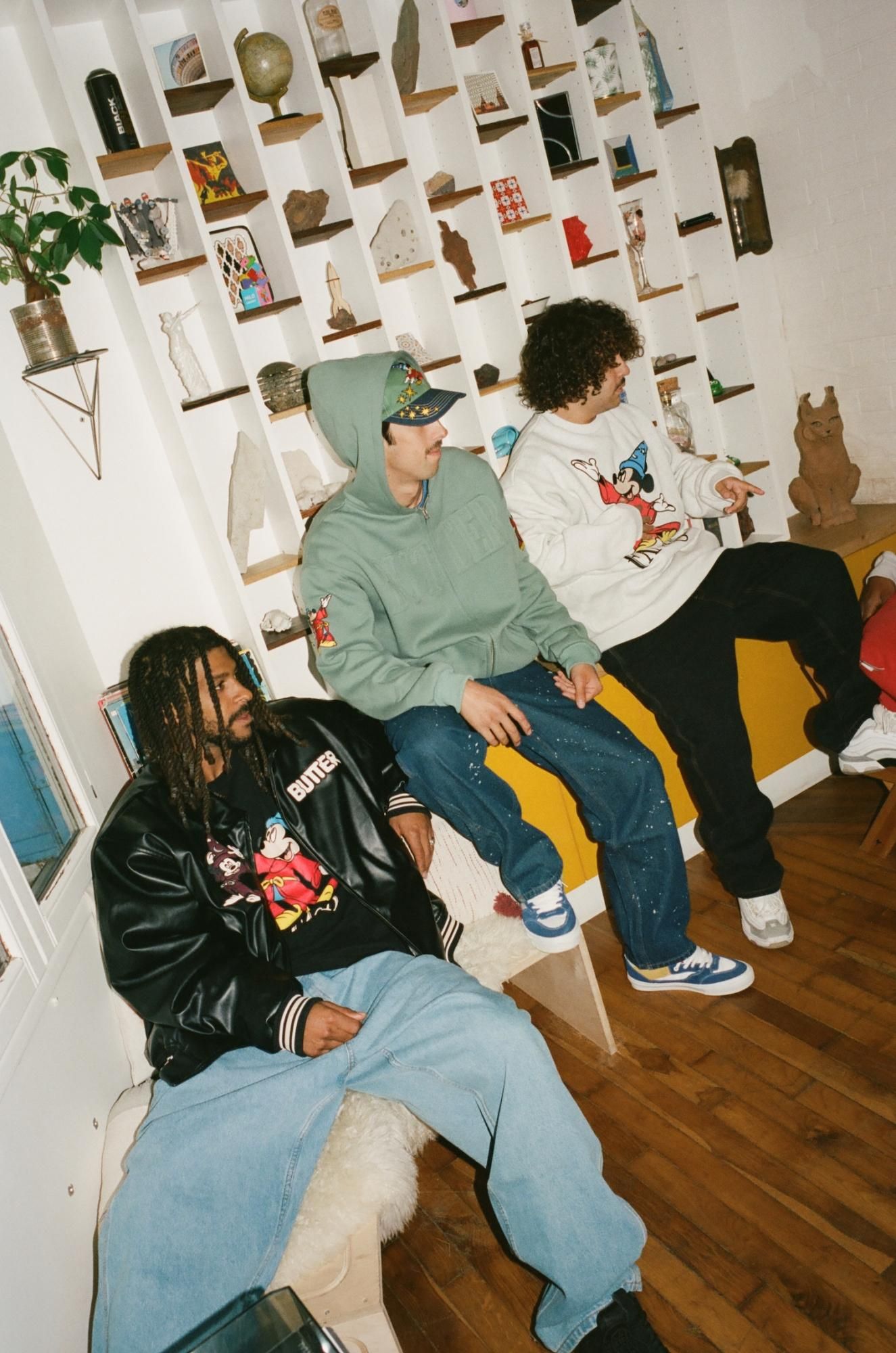 BUTTER GOODS × DISNEYFantasia Crewneck Sweatshirt - Apple