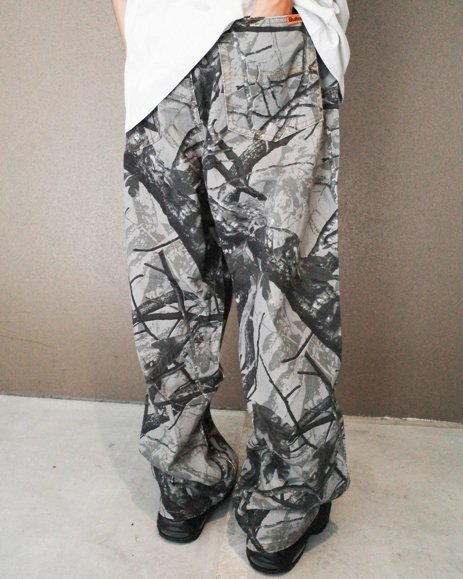 BUTTER GOODSFoliage Camo Denim Jeans - Apple Butter Store BUTTER GOODSFoliage Camo Denim Jeans - Apple Butter Store
