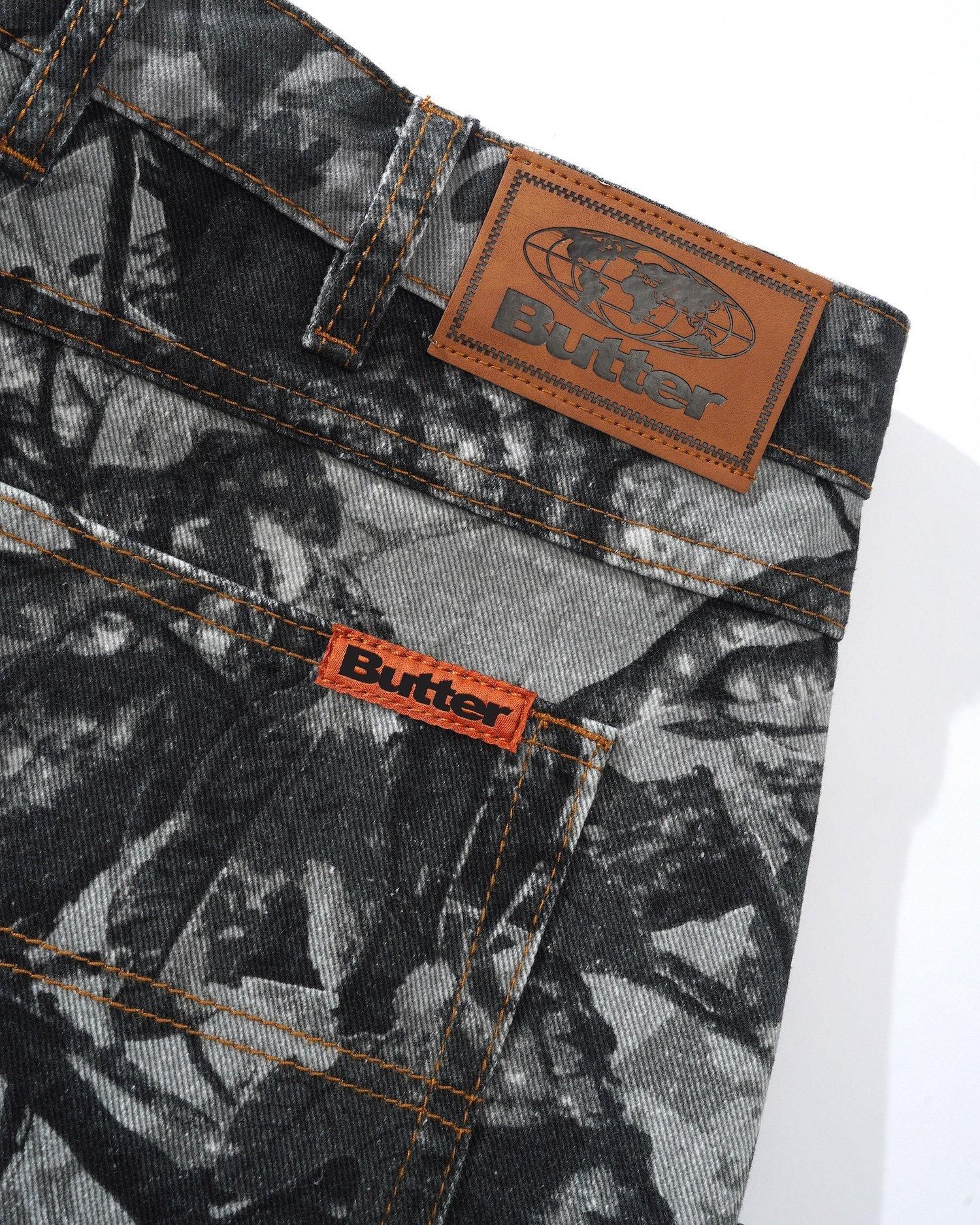 BUTTER GOODSFoliage Camo Denim Jeans - Apple Butter Store BUTTER GOODSFoliage Camo Denim Jeans - Apple Butter Store