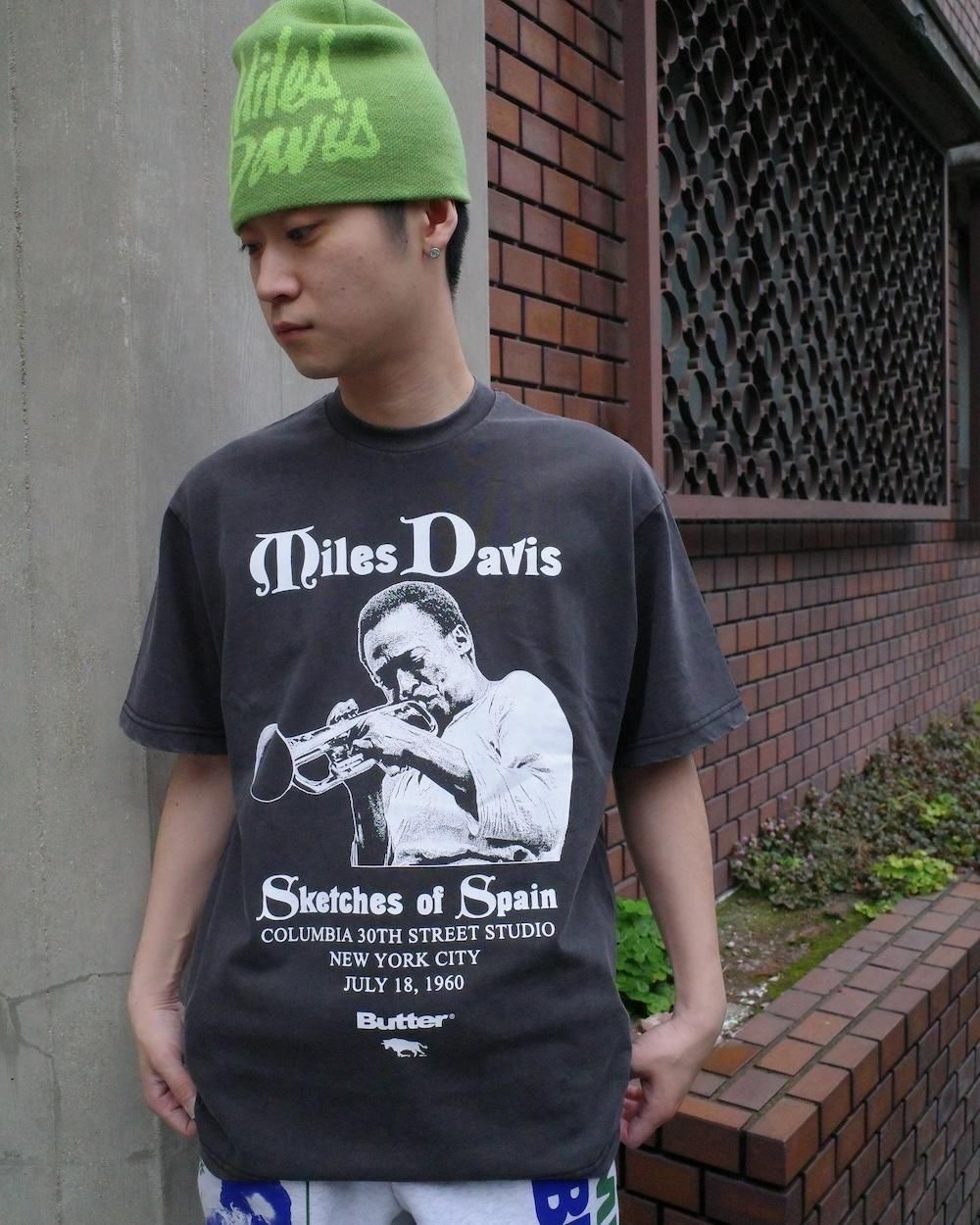 人気★BUTTER GOODS★x Miles Davis Sketches Of Spain Tシャツ Butter Goods x Miles Davis Sketches of Spain T-Shirt Washed
