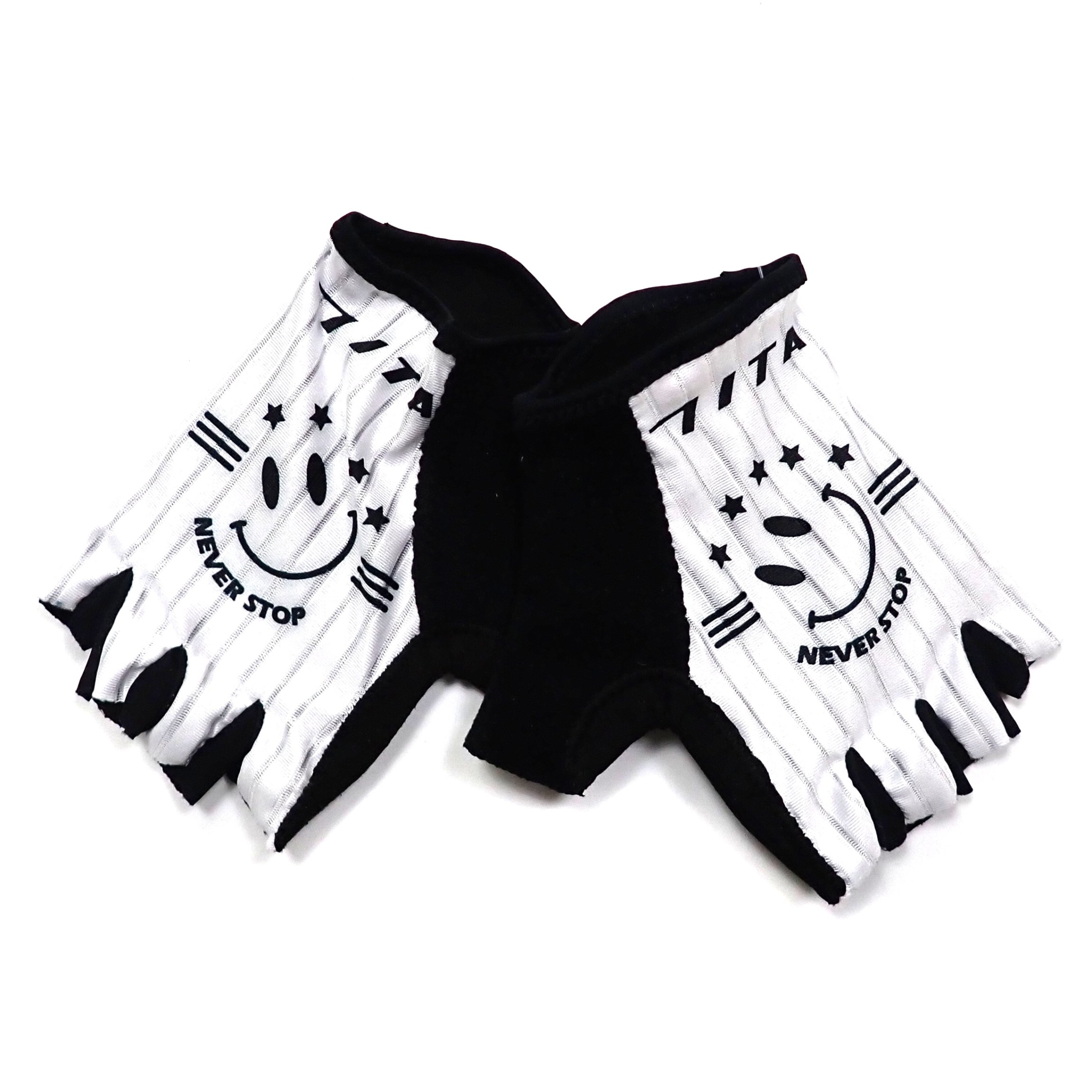 7ITA Smile Gloves White<img class='new_mark_img2' src='https://img.shop-pro.jp/img/new/icons14.gif' style='border:none;display:inline;margin:0px;padding:0px;width:auto;' />