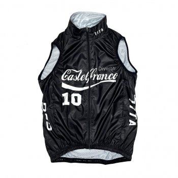 7ITA Castelfranco Gilet Black<img class='new_mark_img2' src='https://img.shop-pro.jp/img/new/icons14.gif' style='border:none;display:inline;margin:0px;padding:0px;width:auto;' />