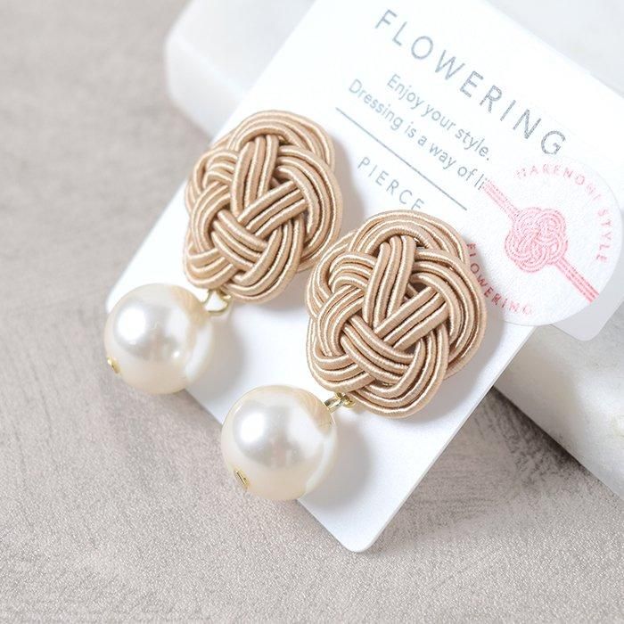 水引ピアス(イヤリング)　梅結びとコットンパール　ハンドメイド　水引アクセサリー 水引 梅結び×コットンパールピアス 和 アクセサリー 入学式 入園