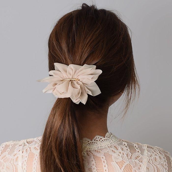 ✧2WAY✧鈴蘭とゴールドフラワーのヘアアクセサリー♡ヘア